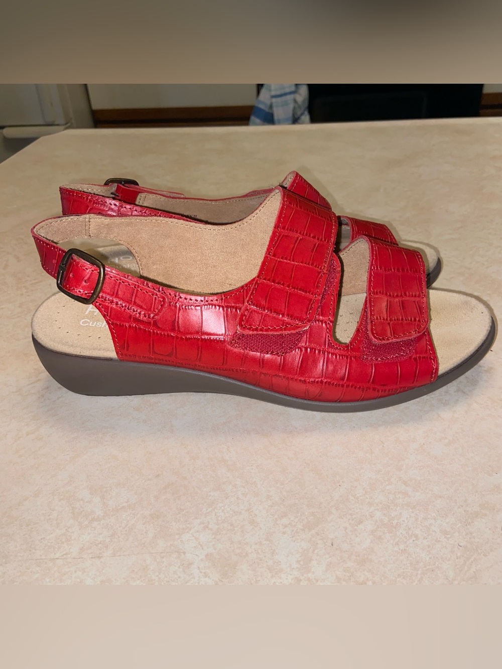 Hotter Sandals Womens 9.5 Easy II Red Alligator Croc Print Leather EEE Wide Fit